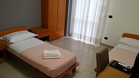 Triple - 3 Single Beds