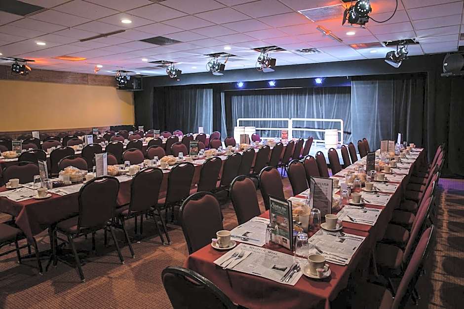 Shallow Bay Motel & Cabins Conference Centre