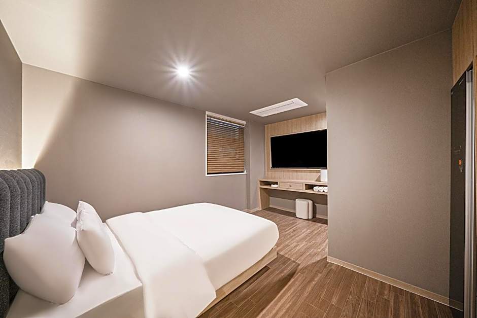 Gyeongju Poverta Hotel