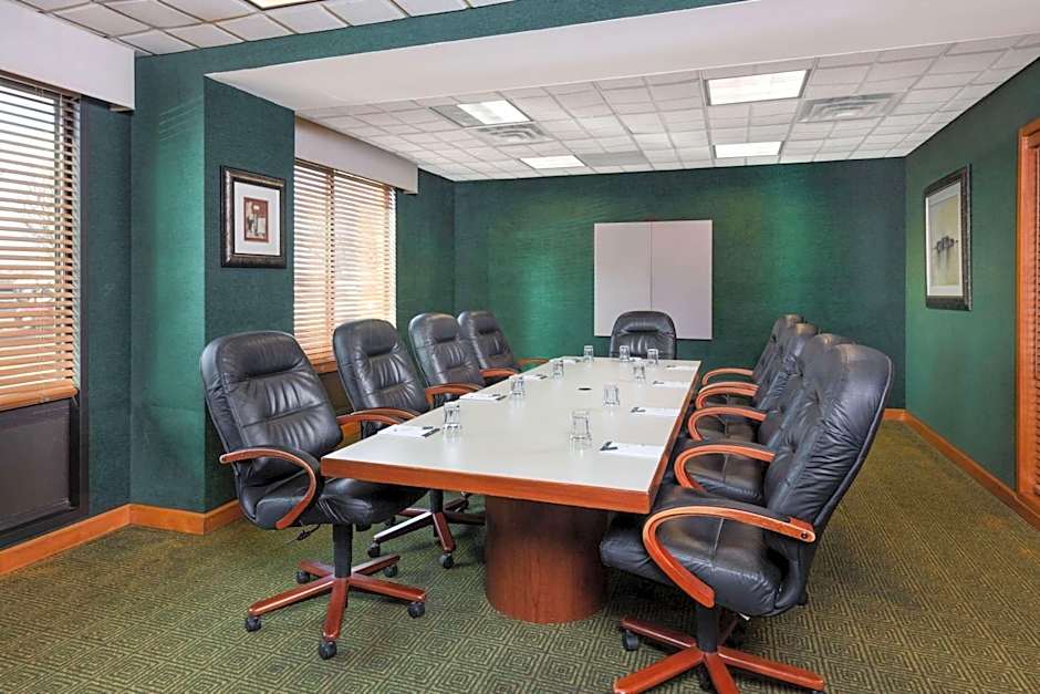 La Quinta Inn & Suites by Wyndham Garden City
