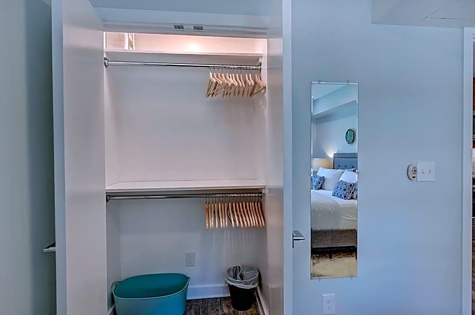 The Home Collection CLT: 510 Queens