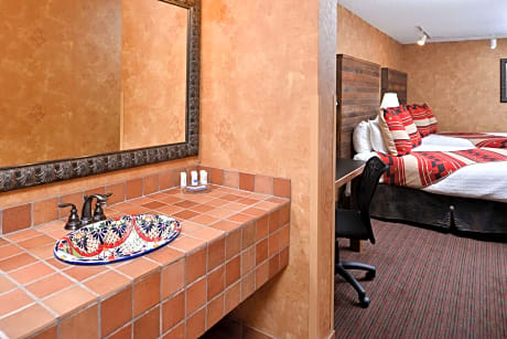 Suite-2 Rooms 3 Beds, Non-Smoking, Balcony, Two Rooms, Wet Bar, Microwave And Refrigerator, High Spe