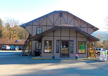 Packwood Inn