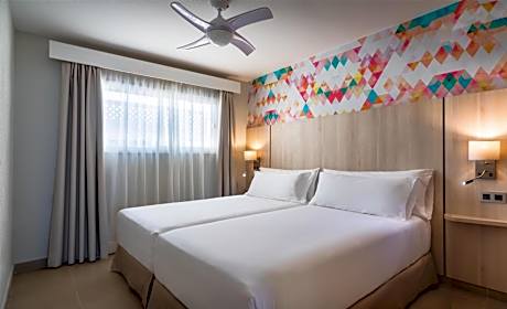 Apartment (2 Adults + 1 Child)