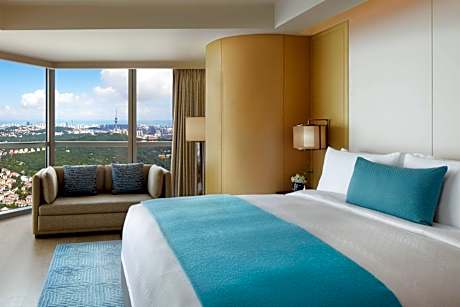 Grand Deluxe King Room with City View