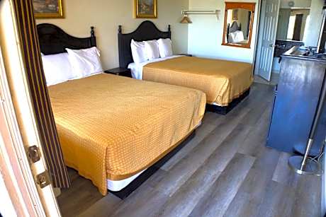 Queen Room with Two Queen Beds