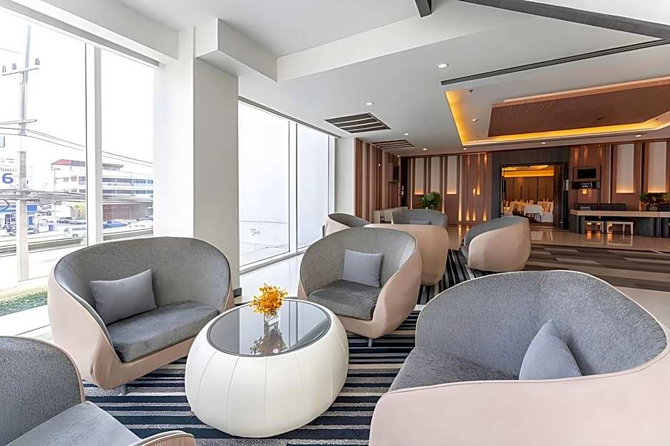 Classic Kameo Hotel & Services Apartment