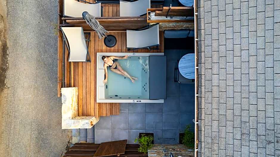 Sylvia Camping & Luxury Suites, Panel Hospitality Homes & Villas