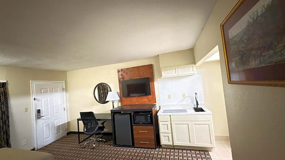 Travelodge by Wyndham Jackson I-40 Exit 82