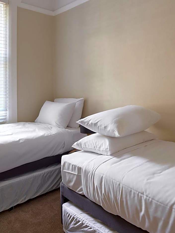 Comfort in Sandy Bay next to the Rivulet