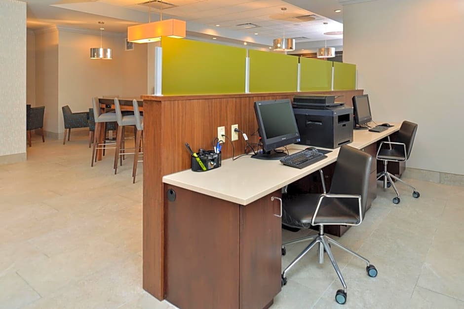 Holiday Inn Express Hotel & Suites St. Louis West-OFallon By IHG