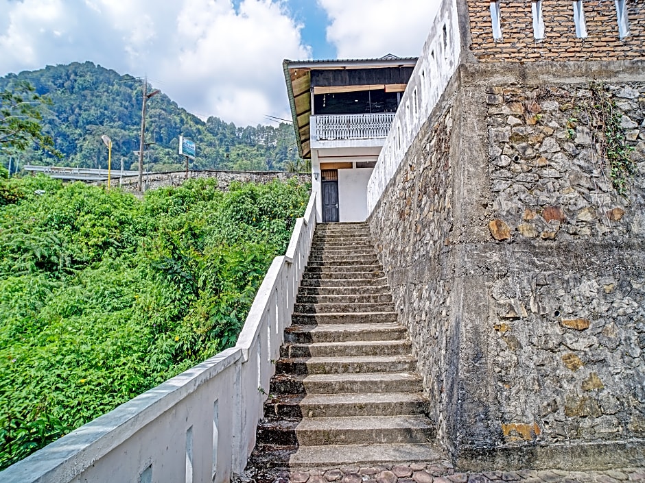 91562 Hotel & Cafe Angkasa Golat