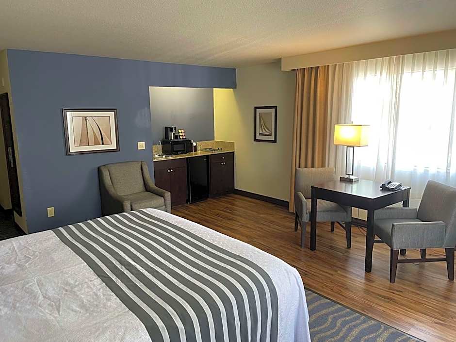 Best Western Plus Edmonds Harbor Inn