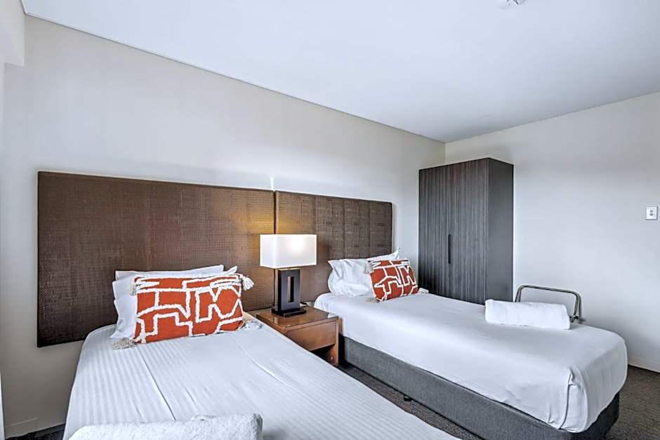 Cozy 2-Bedroom Apartment with City Views