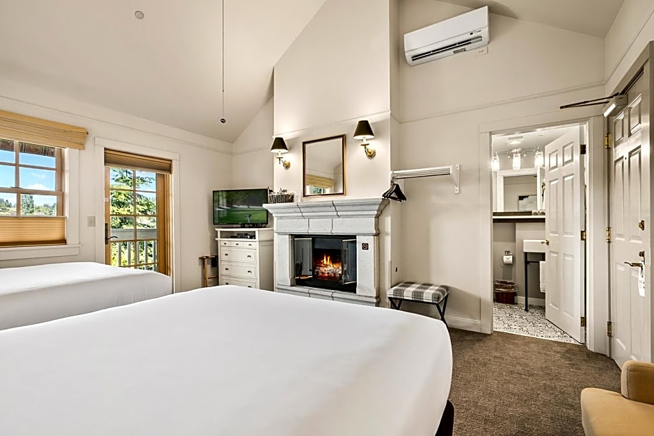 Saratoga Inn