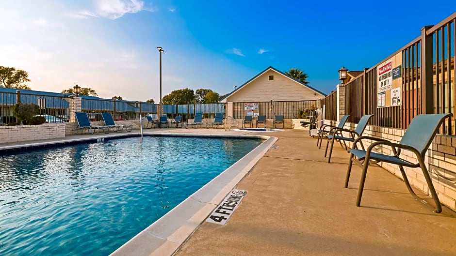 Best Western Regency Inn & Suites