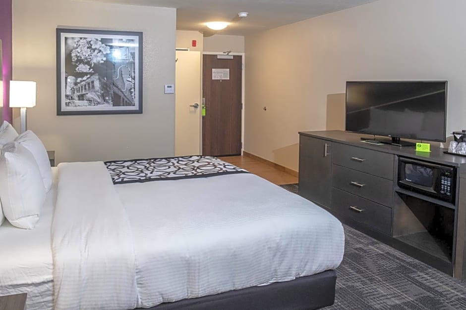 La Quinta Inn & Suites by Wyndham Columbus
