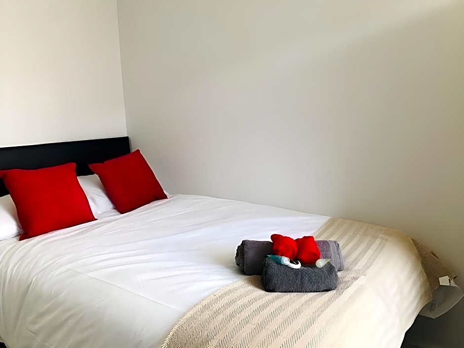 Townhouse @ 51 Balfour St -Stoke