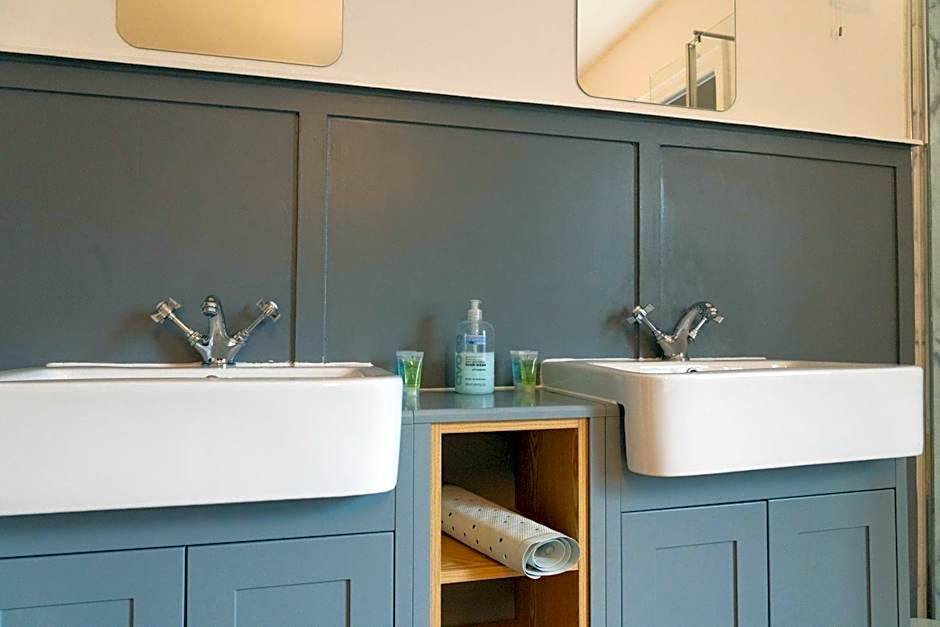 The Finch Hatton Arms