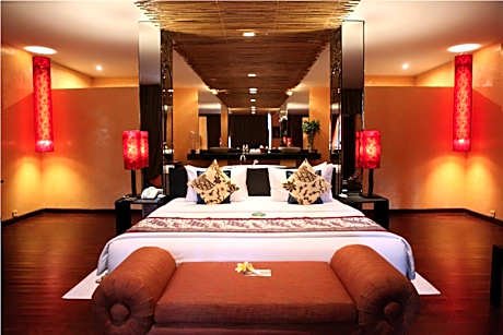 Honeymoon Suite with Free Benefit