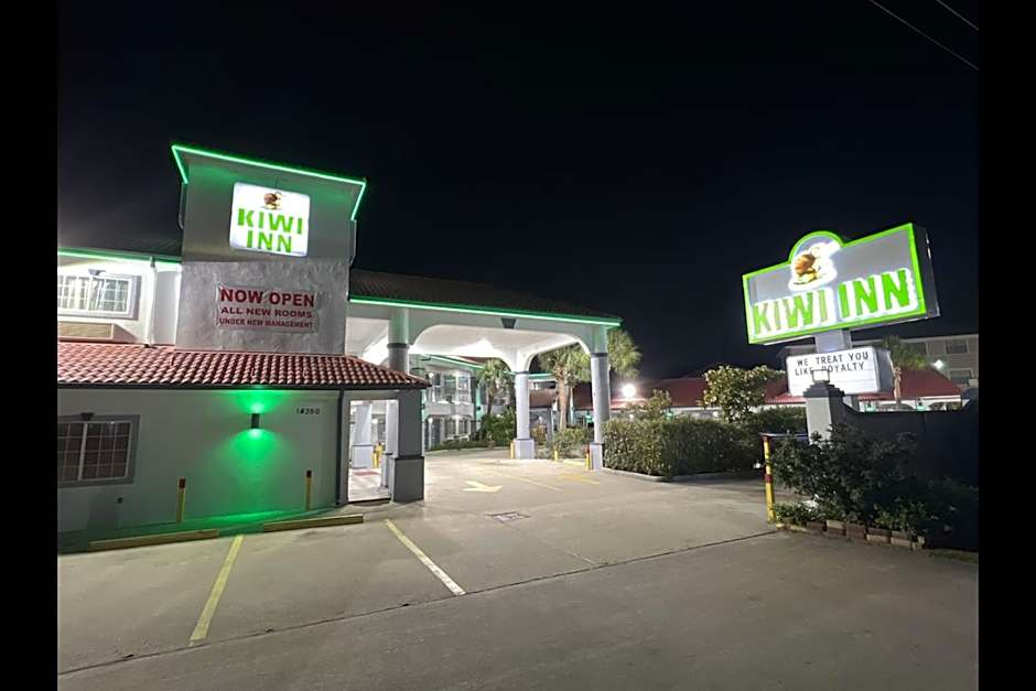 Kiwi Inn Willowbrook HWY249