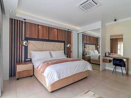 Luxury Suite