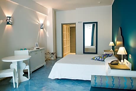 Triple Room with Lateral Sea View