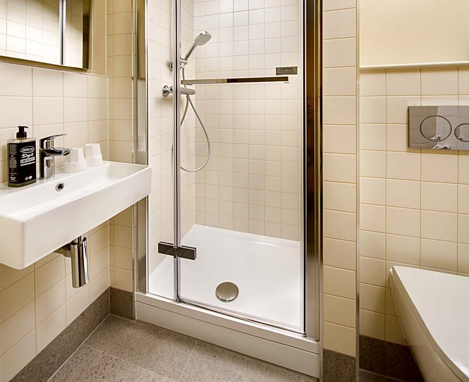 Photo 1 of 6 of Superior 1 Double Bed