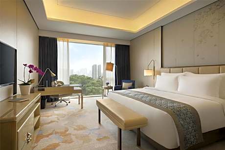 Deluxe Room City View King