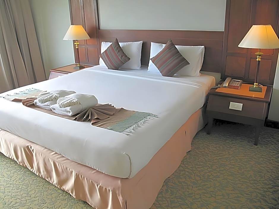 At Ayutthaya Hotel
