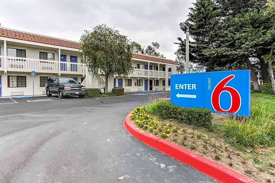 Motel 6-Salinas, CA - North Monterey Area