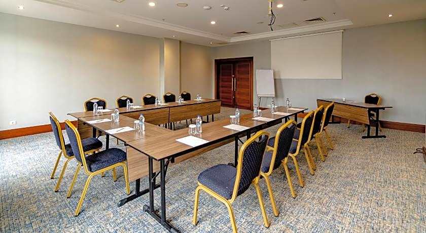 Wellborn Luxury Hotel