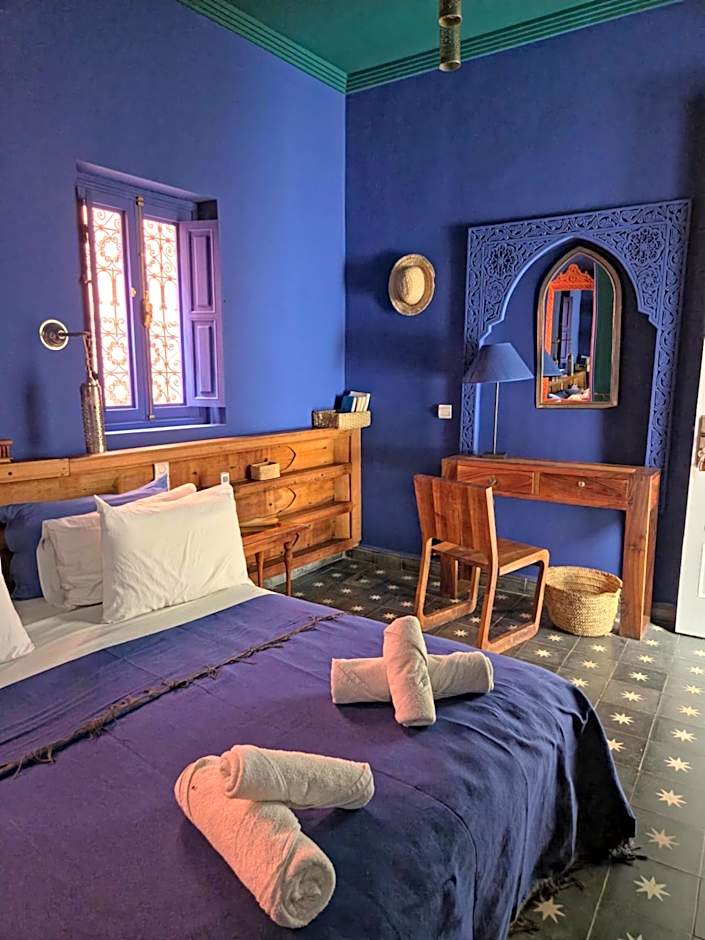 Riad Laly Tourisme Eclairé Le bijou de la medina