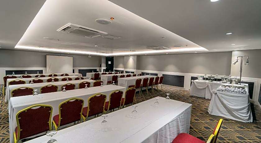 Metrocentre Hotel & Convention Center