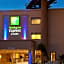 Holiday Inn Express Hotel & Suites Woodland Hills