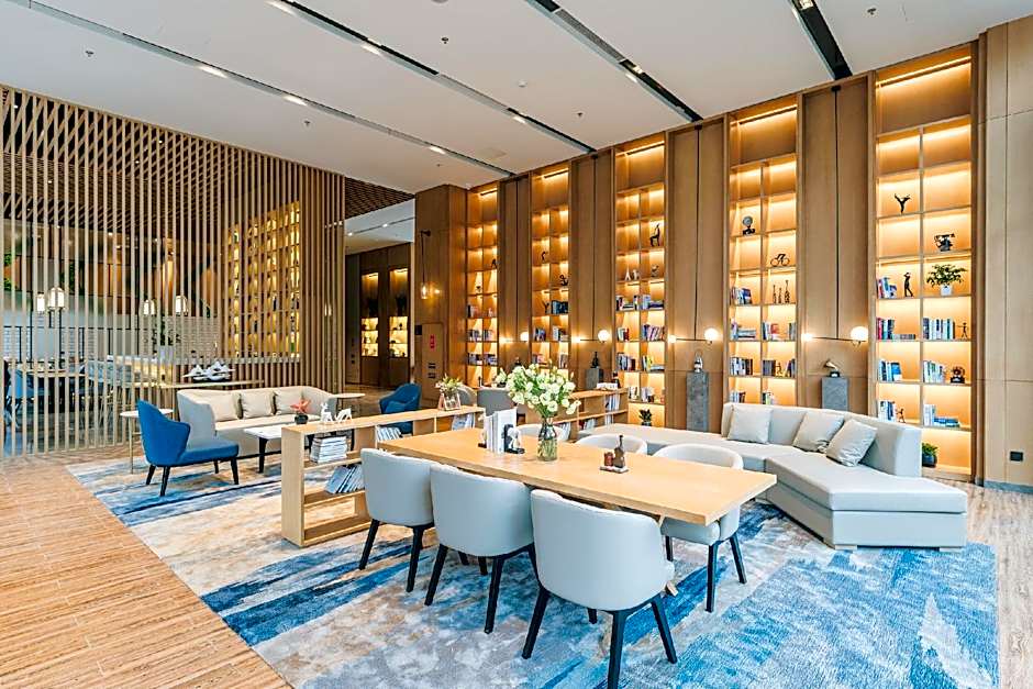 Atour Hotel (Jiangyin Binjiang Middle Road Sports Center)                                  