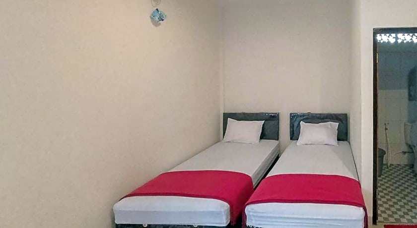 RedDoorz Syariah near Sentani City Square