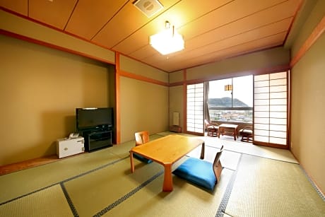 Japanese-Style Room with Side Sea View