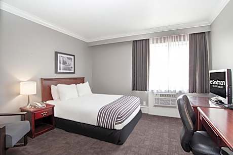 Standard Room, 1 Queen Bed