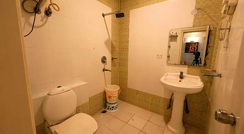 Hotel Oppera Mahipalpur - New Delhi 