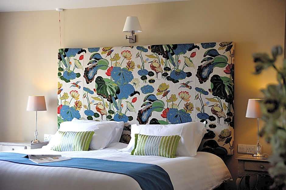 The Pheasant Public House & Hotel