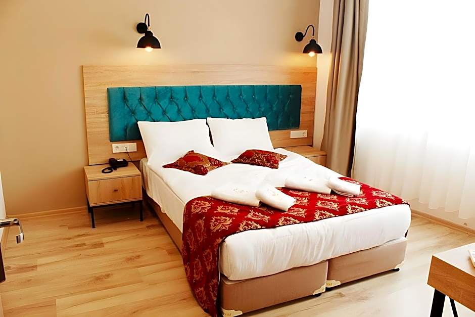 THE LAILA HOTEL