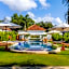 Nomada Villas - Giant Pool - Private Kitchen - Free Gym Access - Up to 40Mbps WiFi