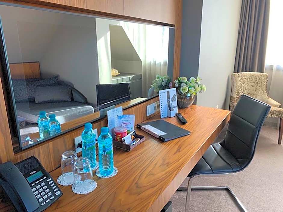 All Seasons Residence Design Hotel - Free parking