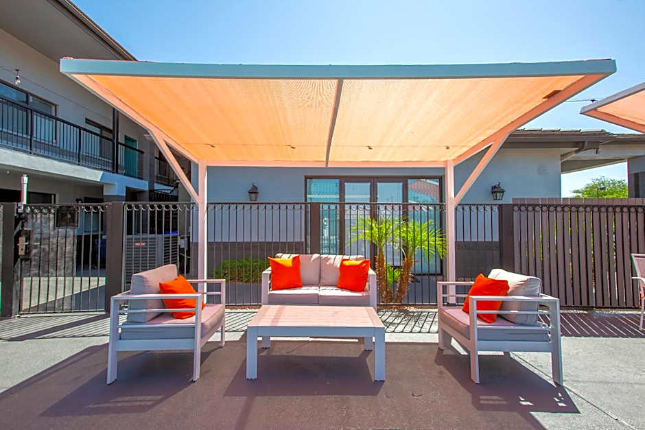 The Hotel Serene Glendale Peoria, Surestay Collection by BW