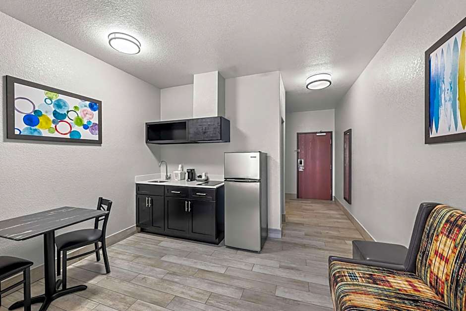 Best Western Palace Inn & Suites