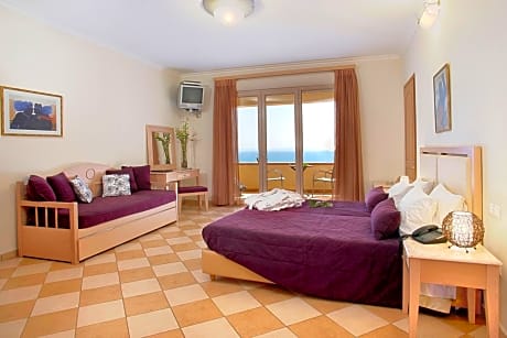 Superior Studio with Sea View (3 Adults)