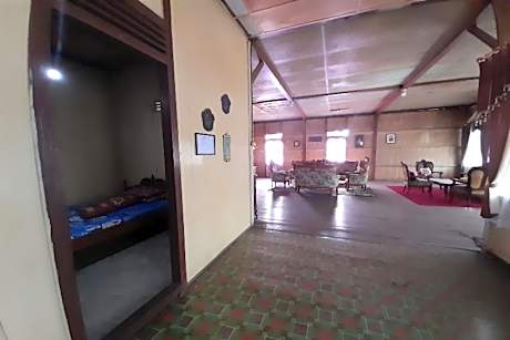 OYO HOMES 91248 Desa Wisata Banding Agung Danau Ranau