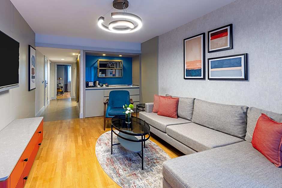 Arum Barut Collection