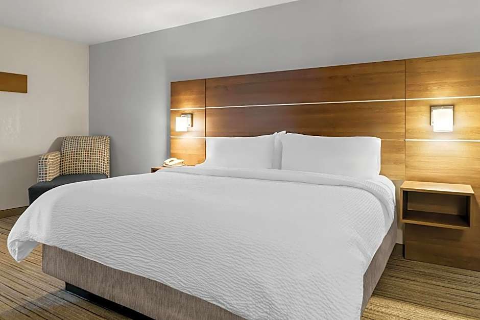 Holiday Inn Express Hotel & Suites Marion By IHG